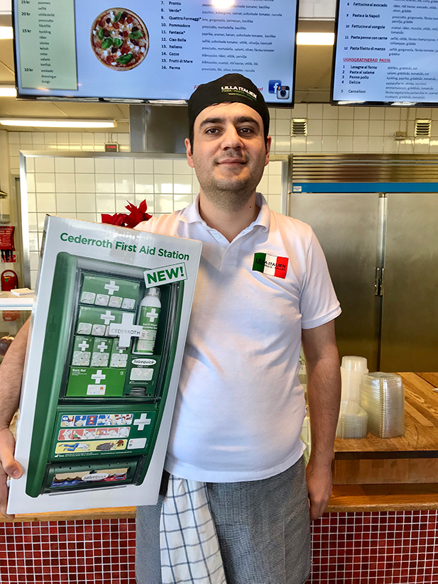 Lilla Italien pizzeria <br>är Vinnare av förstaförbands tavla med Arla vid lotteri V8 Vinnande grön/vit lott : Serie F nr G 87